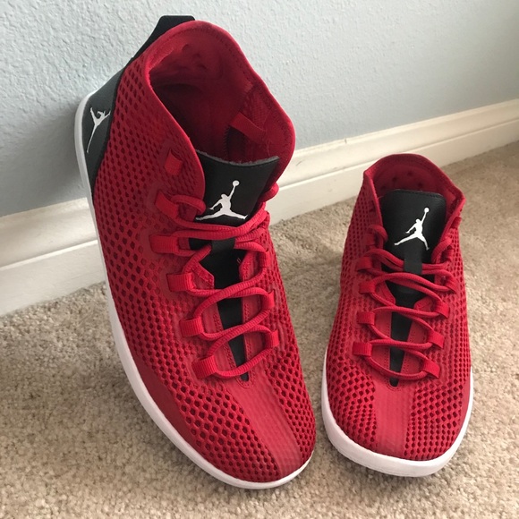 jordan reveal gym red